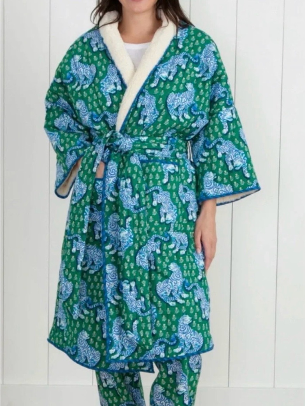 Printfresh Quilted Sherpa Lined Robe Tiger Queen Jade Print Size L/XL
